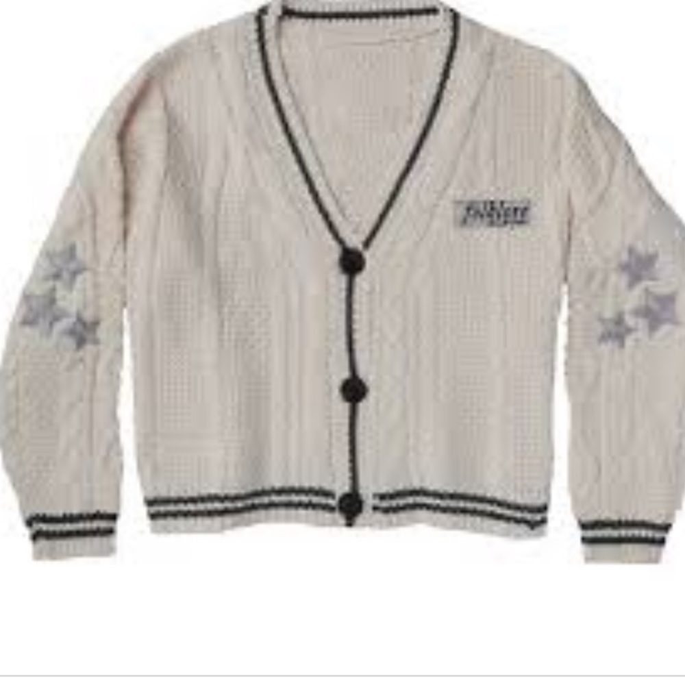 ISO FOLKLORE SWEATER